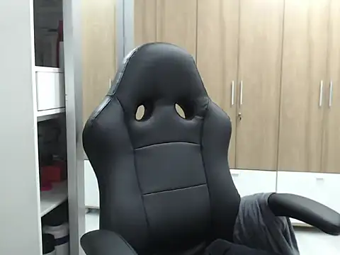 Snapshot of RoxanaLove9 chatting on 01.07.25 RoxanaLove9 online show from 01.07.25