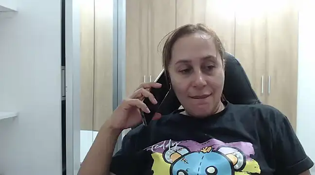 Snapshot of RoxanaLove9 chatting on 01.13.25 RoxanaLove9 online show from 01.13.25