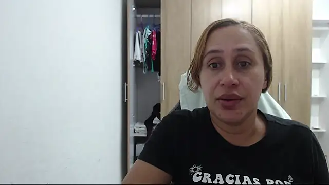 Snapshot of RoxanaLove9 chatting on 10.12.25 RoxanaLove9 online show from 10.12.25