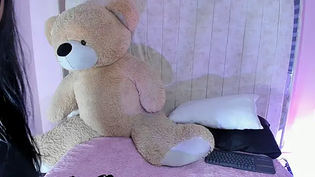 Annie9  online show from 09.20.25