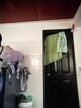 Lucianaferro  online show from 11.27.25