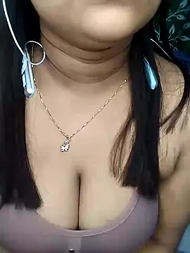 Snapshot of Hottyalia chatting on 02.08.25 Hottyalia online show from 02.08.25