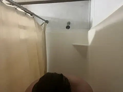 Snapshot of IvanaPlenty chatting on 12.21.24 IvanaPlenty online show from 12.21.24