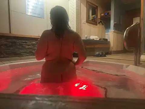 Snapshot of IvanaPlenty chatting on 12.31.24 IvanaPlenty online show from 12.31.24