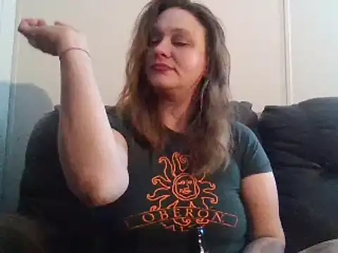 Snapshot of IvanaPlenty chatting on 01.13.25 IvanaPlenty online show from 01.13.25