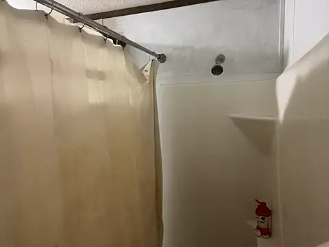 Snapshot of IvanaPlenty chatting on 03.15.25 IvanaPlenty online show from 03.15.25