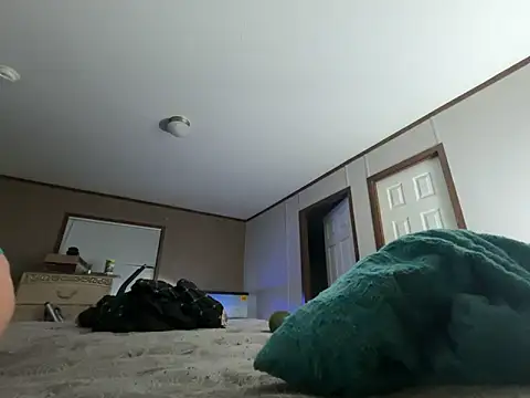 Snapshot of IvanaPlenty chatting on 10.09.25 IvanaPlenty online show from 10.09.25