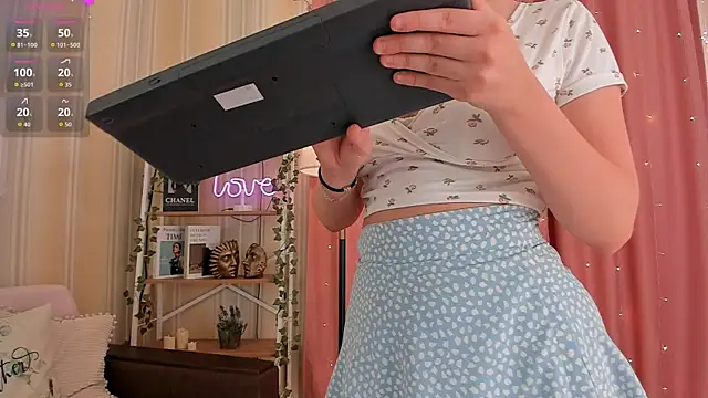 Snapshot of ms_evasweet chatting on 04.25.26 ms evasweet online show from 04.25.26