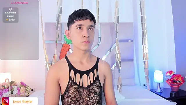 Thayler jones online show from 04.03.26