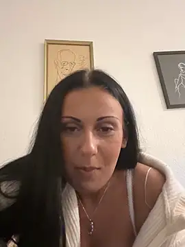 Snapshot of SweNatasha chatting on 01.14.25 SweNatasha online show from 01.14.25