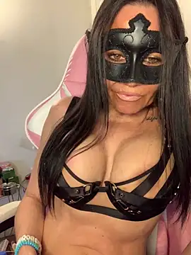 Snapshot of vicvictoriax chatting on 03.03.25 vicvictoriax online show from 03.03.25