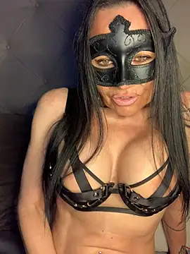 Snapshot of vicvictoriax chatting on 03.04.25 vicvictoriax online show from 03.04.25