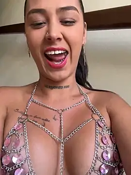 paisitahot1975 online show from 02.19.25