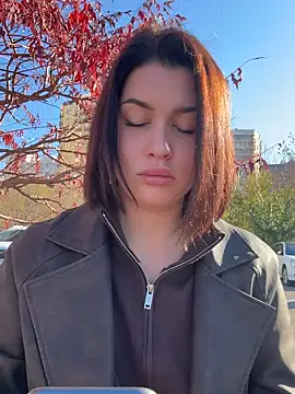 KikiWatson online show from 11.03.25