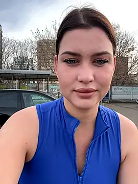 KikiWatson online show from 11.22.25