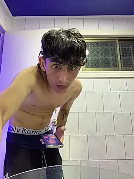 LatinBoysxxx online show from 01.17.25