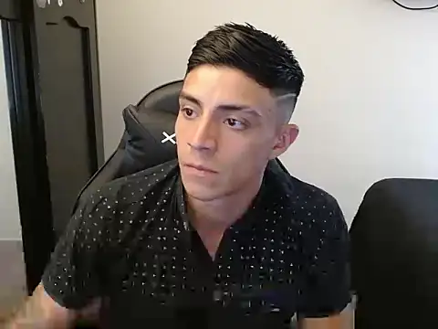 Snapshot of kv___xxx_ chatting on 10.30.25 kv xxx online show from 10.30.25