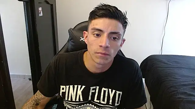 Snapshot of kv___xxx_ chatting on 11.04.25 kv xxx online show from 11.04.25