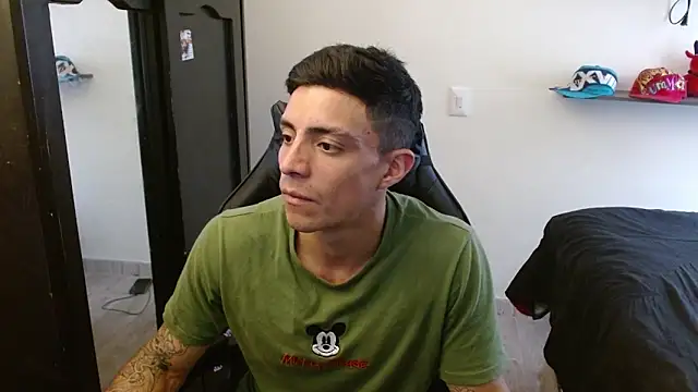 Snapshot of kv___xxx_ chatting on 11.11.25 kv xxx online show from 11.11.25