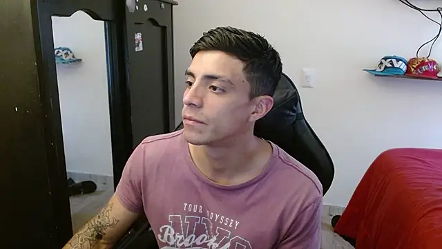 Snapshot of kv___xxx_ chatting on 11.16.25 kv xxx online show from 11.16.25