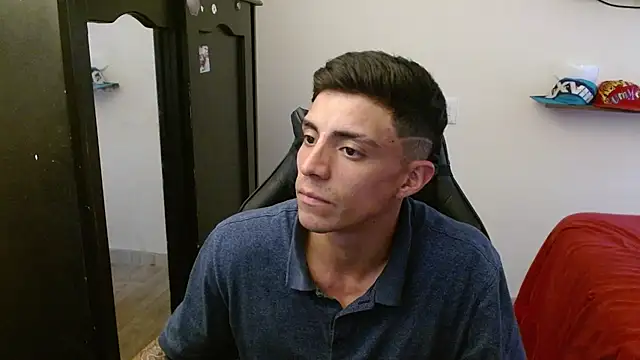 Snapshot of kv___xxx_ chatting on 11.21.25 kv xxx online show from 11.21.25