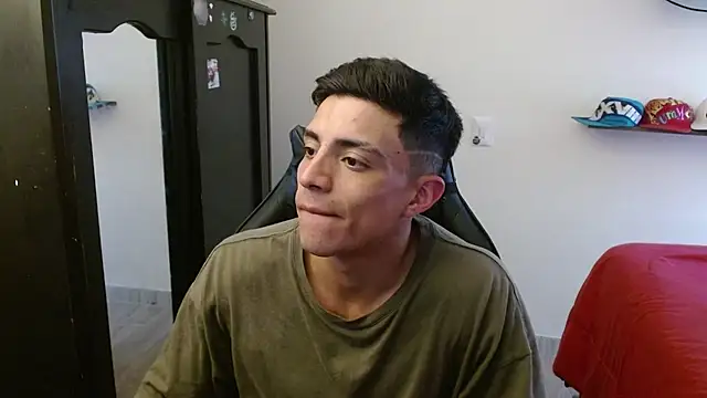 Snapshot of kv___xxx_ chatting on 11.24.25 kv xxx online show from 11.24.25