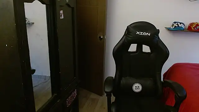 Snapshot of kv___xxx_ chatting on 11.27.25 kv xxx online show from 11.27.25