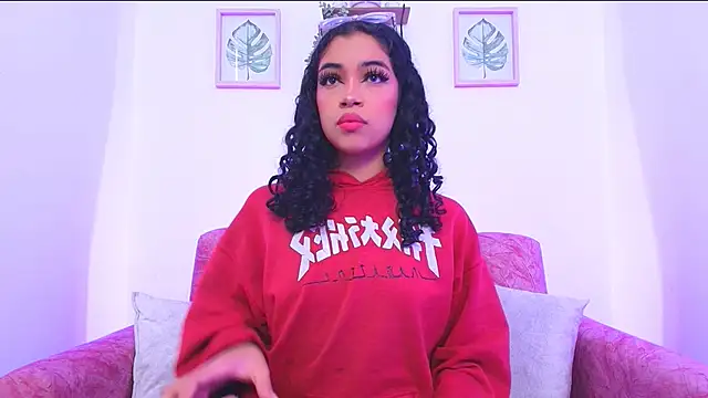 Snapshot of Sara_Jhonson chatting on 12.15.24 Sara Jhonson online show from 12.15.24