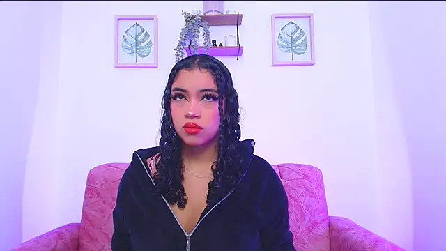 Snapshot of Sara_Jhonson chatting on 12.19.24 Sara Jhonson online show from 12.19.24