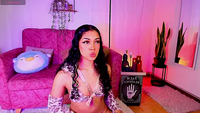 Snapshot of Sara_Jhonson chatting on 04.13.26 Sara Jhonson online show from 04.13.26