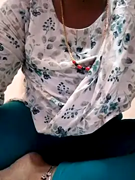 Snapshot of sneha_telugu_girl chatting on 12.14.24 sneha telugu girl online show from 12.14.24