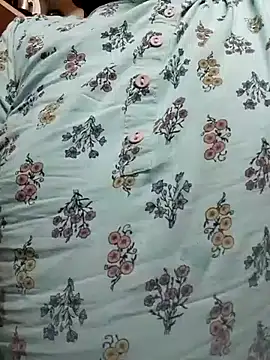 Snapshot of sneha_telugu_girl chatting on 01.27.25 sneha telugu girl online show from 01.27.25