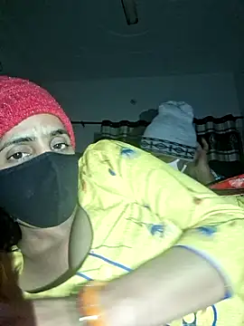 Snapshot of menakshiiikaur chatting on 12.22.25 menakshiiikaur online show from 12.22.25