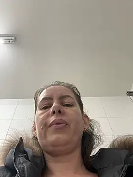 Snapshot of uber_babe chatting on 12.16.24 uber babe online show from 12.16.24