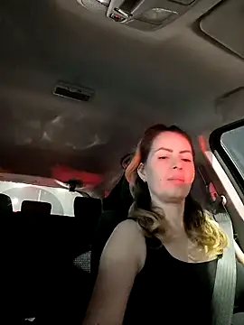 Snapshot of uber_babe chatting on 12.30.24 uber babe online show from 12.30.24