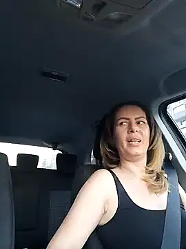 Snapshot of uber_babe chatting on 01.08.25 uber babe online show from 01.08.25