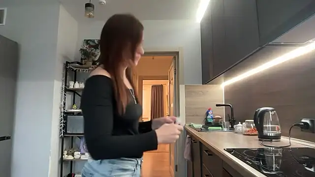 Snapshot of jainesummer chatting on 12.18.25 jainesummer online show from 12.18.25