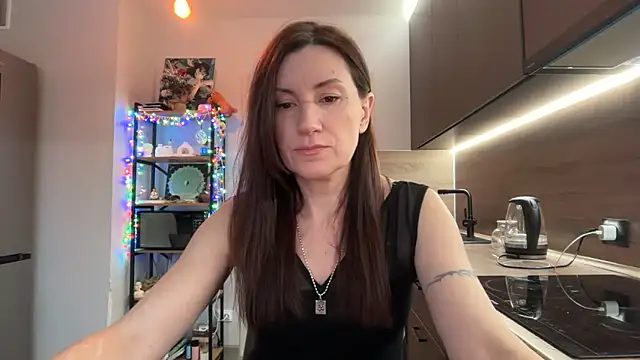 Snapshot of jainesummer chatting on 12.22.25 jainesummer online show from 12.22.25