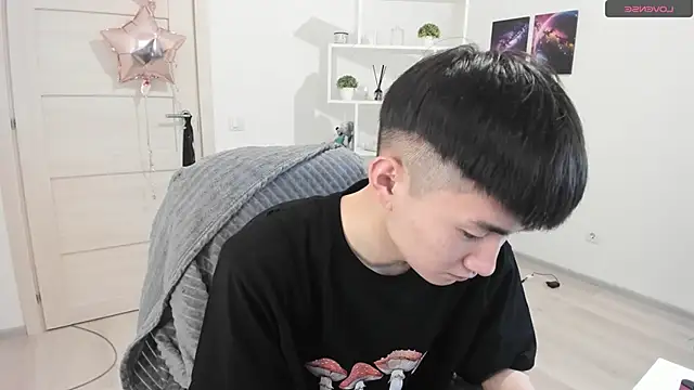 Miram Yu online show from 03.14.25