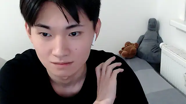 Miram Yu online show from 10.15.25