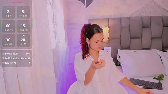 HannaRhodes online show from 03.21.25