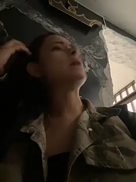 HannaRhodes online show from 11.28.25