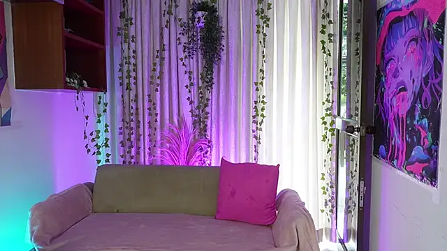 HannaRhodes online show from 02.16.26