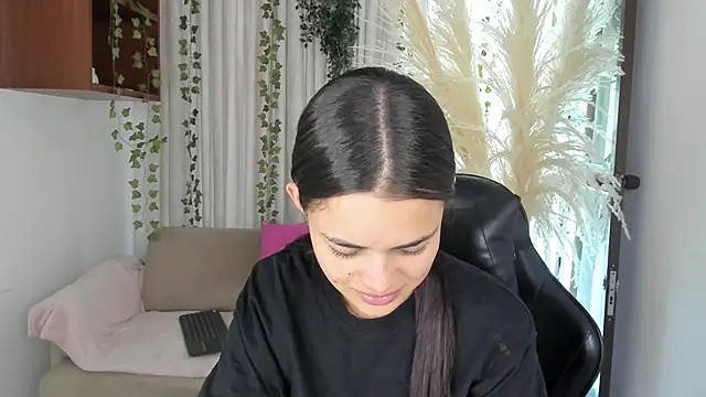 HannaRhodes online show from 04.01.26