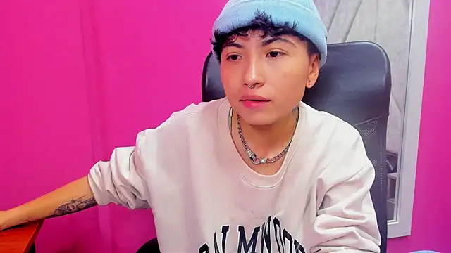 Snapshot of Im_Mathias chatting on 11.26.25 Im Mathias online show from 11.26.25