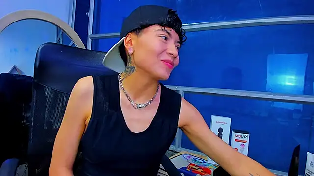 Snapshot of Im_Mathias chatting on 11.30.25 Im Mathias online show from 11.30.25