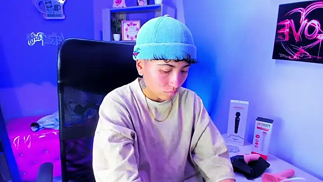 Snapshot of Im_Mathias chatting on 12.16.25 Im Mathias online show from 12.16.25