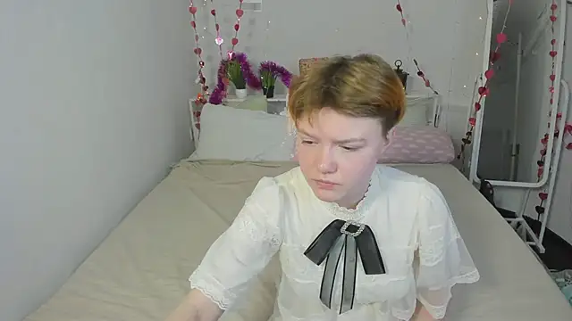 DreamyLuna online show from 01.12.25