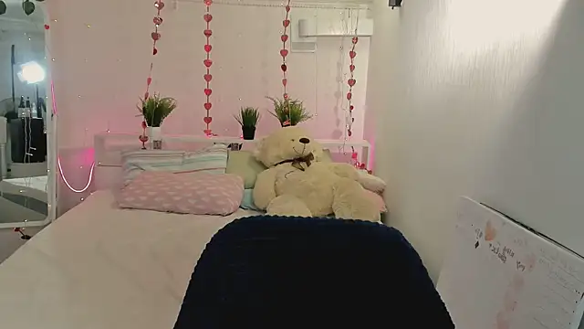 DreamyLuna online show from 10.09.25