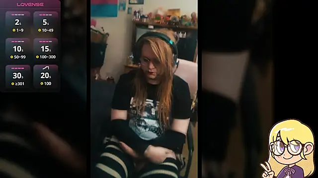 Snapshot of AshThaSissy chatting on 02.11.25 AshThaSissy online show from 02.11.25